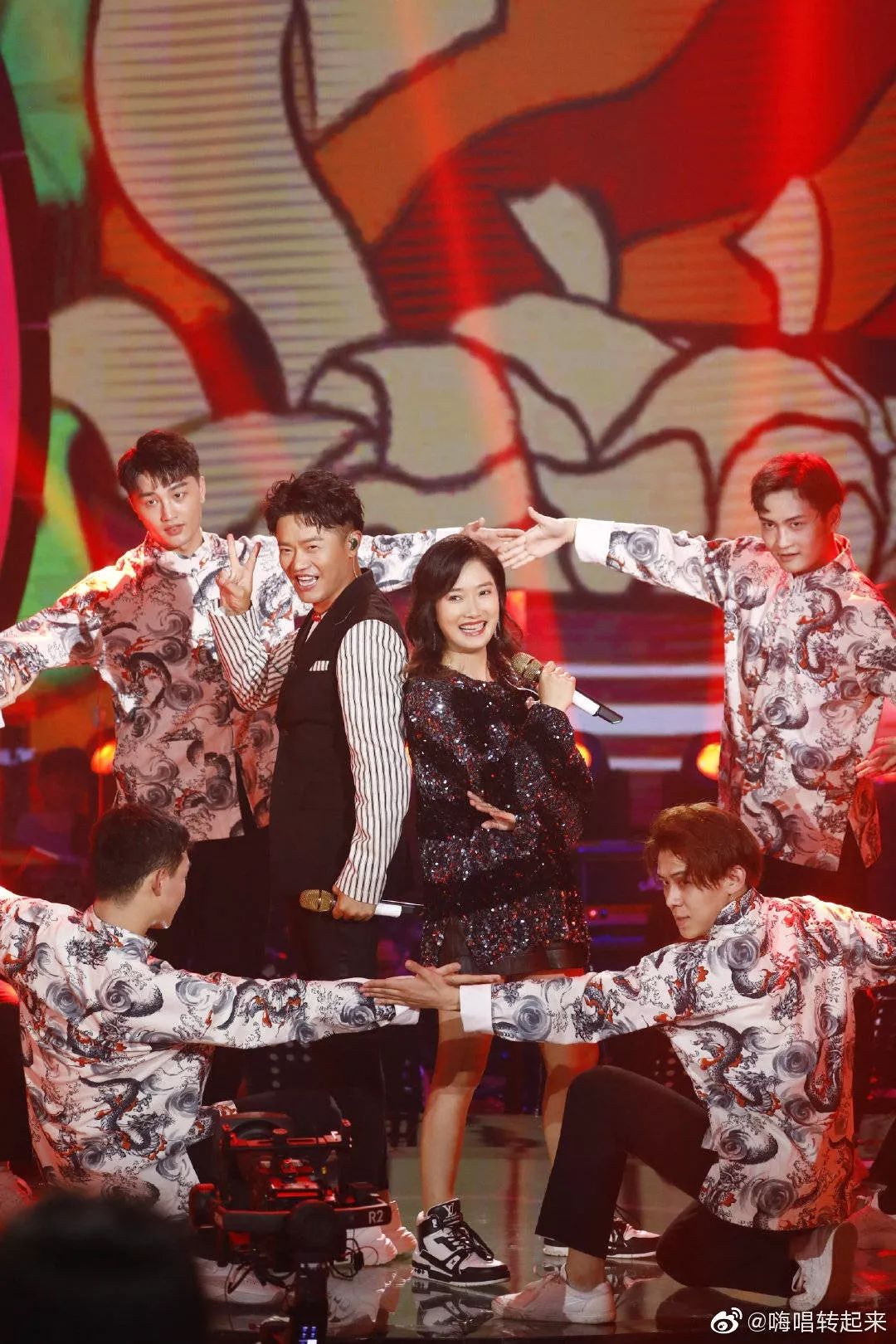 季播综艺叙事潜在的困境和挑战早有预判,并在每期节目嗨唱歌手发掘