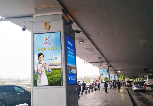 t2到达车道包柱(包柱灯箱)t1到达车道包柱(包柱灯箱)