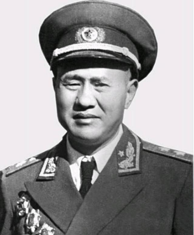 他红军时期就是师长,后任八路军团长,一干就是七年,成开国中将_张才千