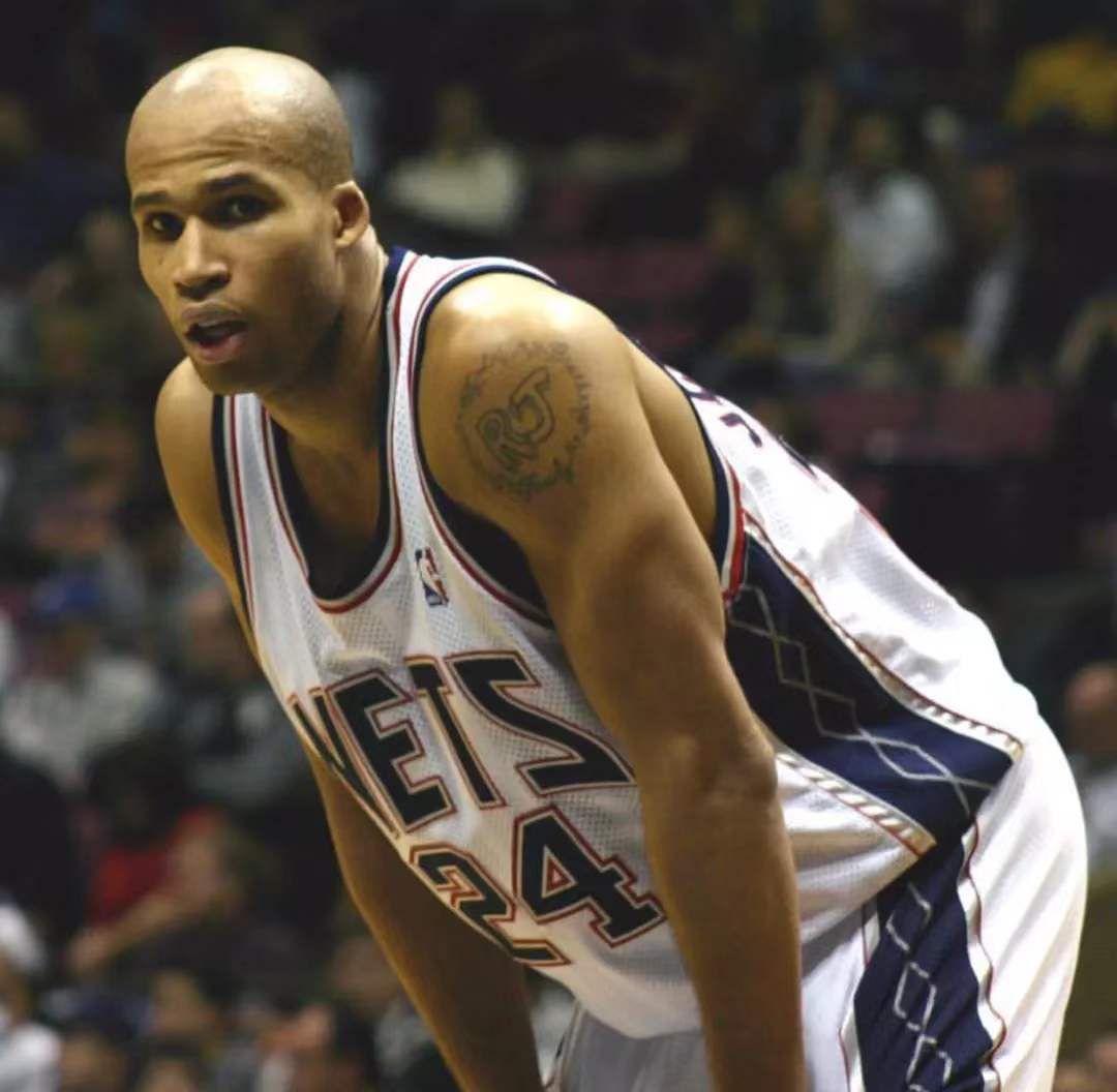 他是骑士16年夺冠功臣,也是球队的精神领袖!_杰弗森