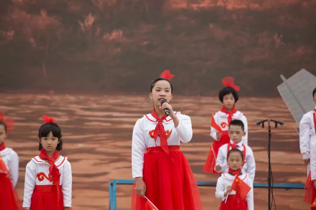 《白雪公主》现场限时书法表演请在wifi状态下观看视频舞台剧《王二小