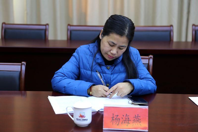 秘书长朱翠平同志,青海湖路小学副校长,江苏省特级教师杨海燕同志组成