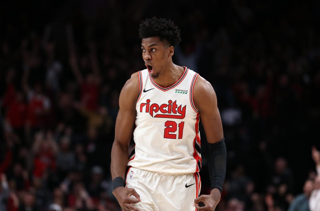 白边10记盖帽刷新队史纪录 据个人纪录仅差2个_怀特塞德