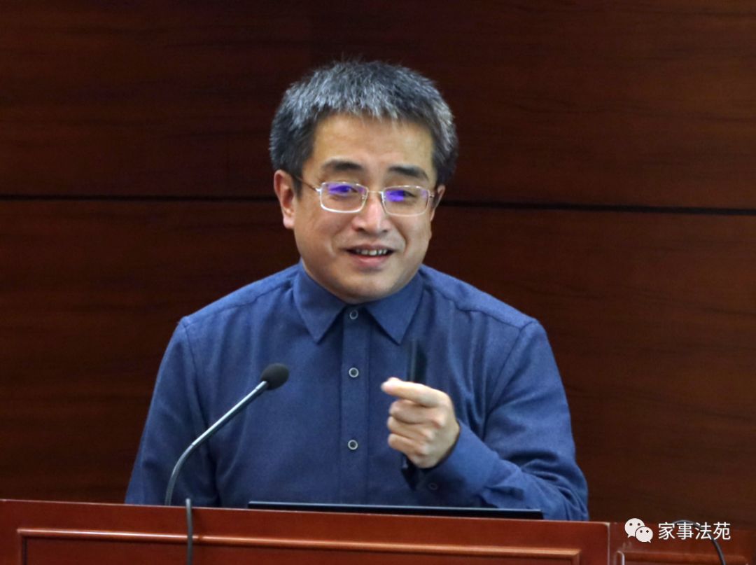 杨晓林律师认为:现时,针对司法审判实践中的错误认识,避免将财产法的