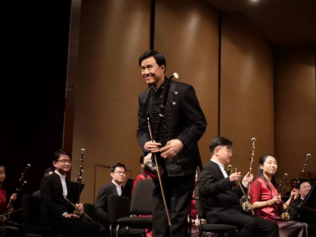 70年代就有网红艺术家专访二胡演奏家朱昌耀