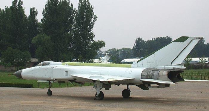 由于苏联的米格25战斗机和图22m3型轰炸机甚至可以覆盖到我国腹地,对