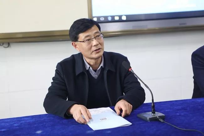 特级教师李其进,赣榆区教研员王超分别对活动进行了点评,他们从专业的