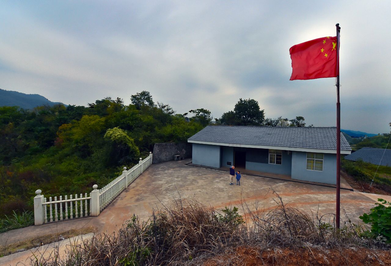 漏底,曾经也是一个行政村,属江西玉山县双明镇,有大小自然村十几个