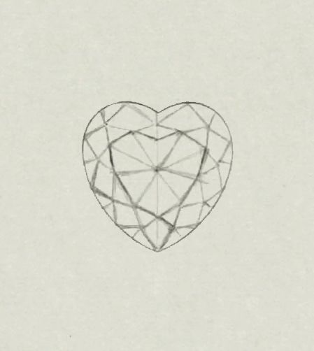 01 用自动铅笔起稿,用宝石模板在卡纸上画出心形蓝宝石的结构