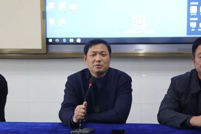 特级教师李其进,赣榆区教研员王超分别对活动进行了点评,他们从专业的
