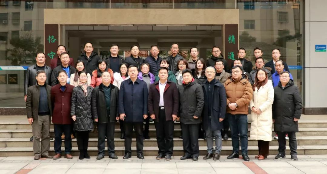 11月27日至11月29日,在麻阳县第一中学校长欧宝生,副校长黄生军的带领