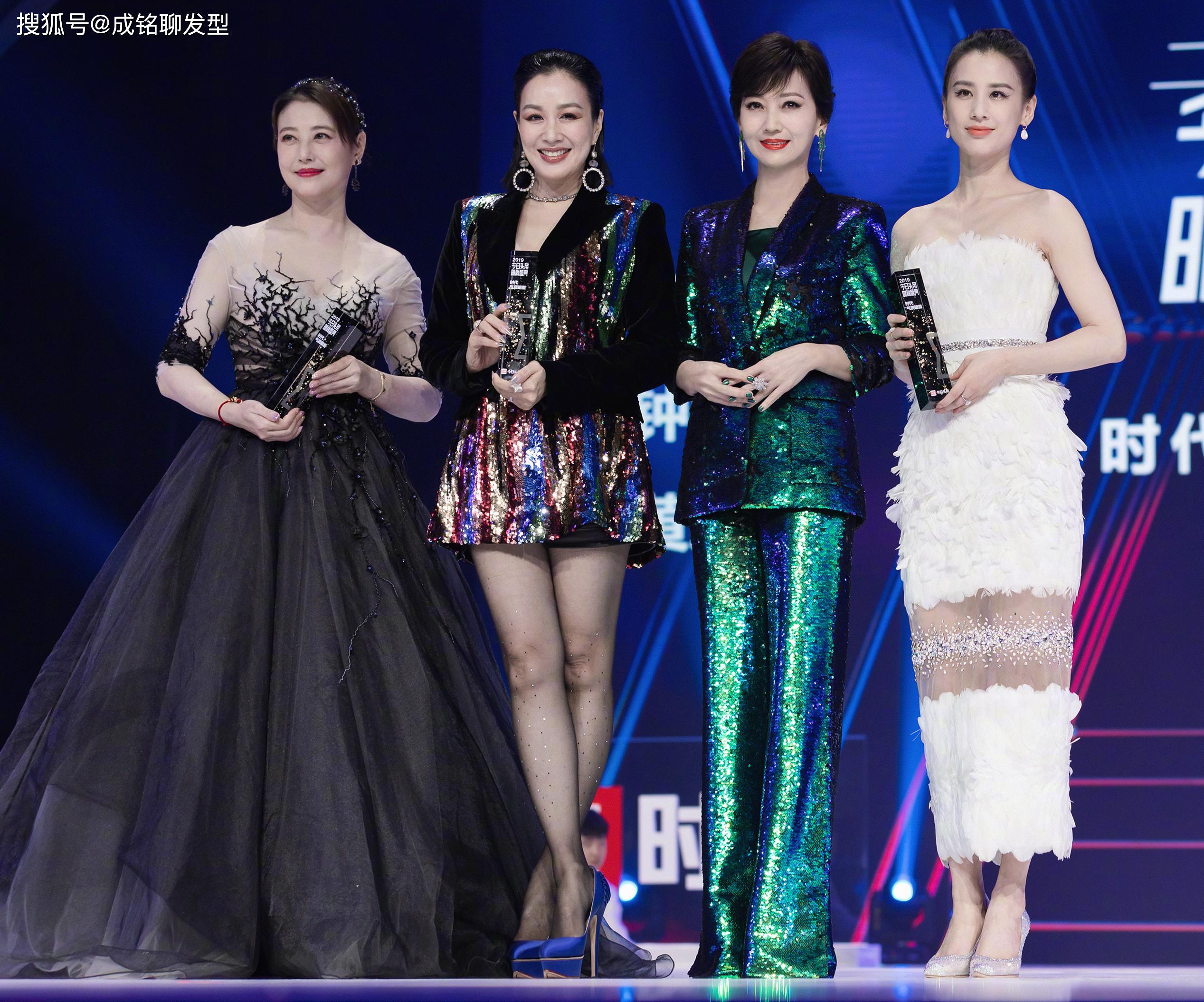 原创三位不老女神同框,65岁赵雅芝状态丝毫不输,端庄优雅气质冻龄