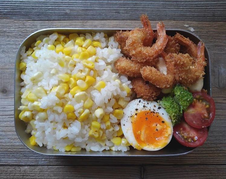 为了让妻子多睡会,每天给一家人做便当!网友:这样的老公哪里找?