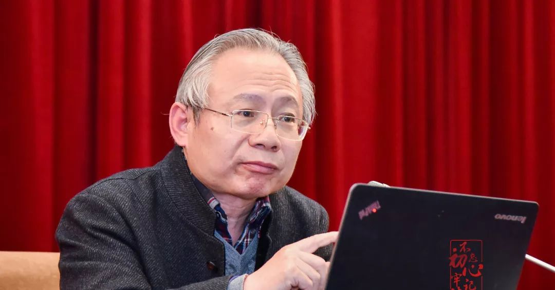 韩钢:中国现代史学会常务理事,华东师范大学历史系教授根据区委"不忘