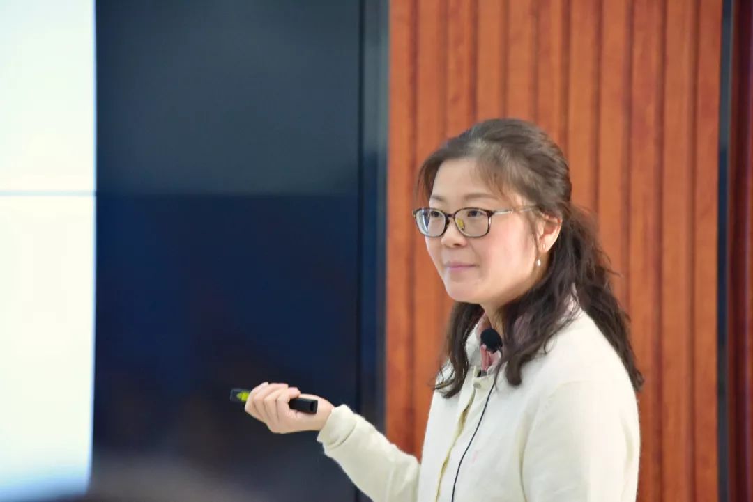 我校英语科组郭婷老师的阅读课stories from history基于英语学习活动