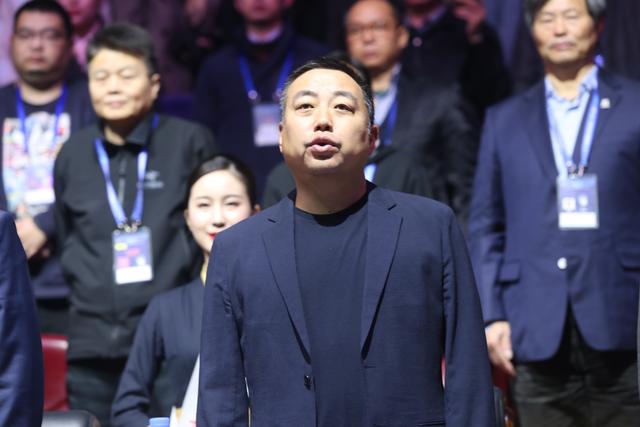 冠军本色!世界杯开幕式国歌响起 刘国梁大声跟唱 他是如此爱国-壹网信息