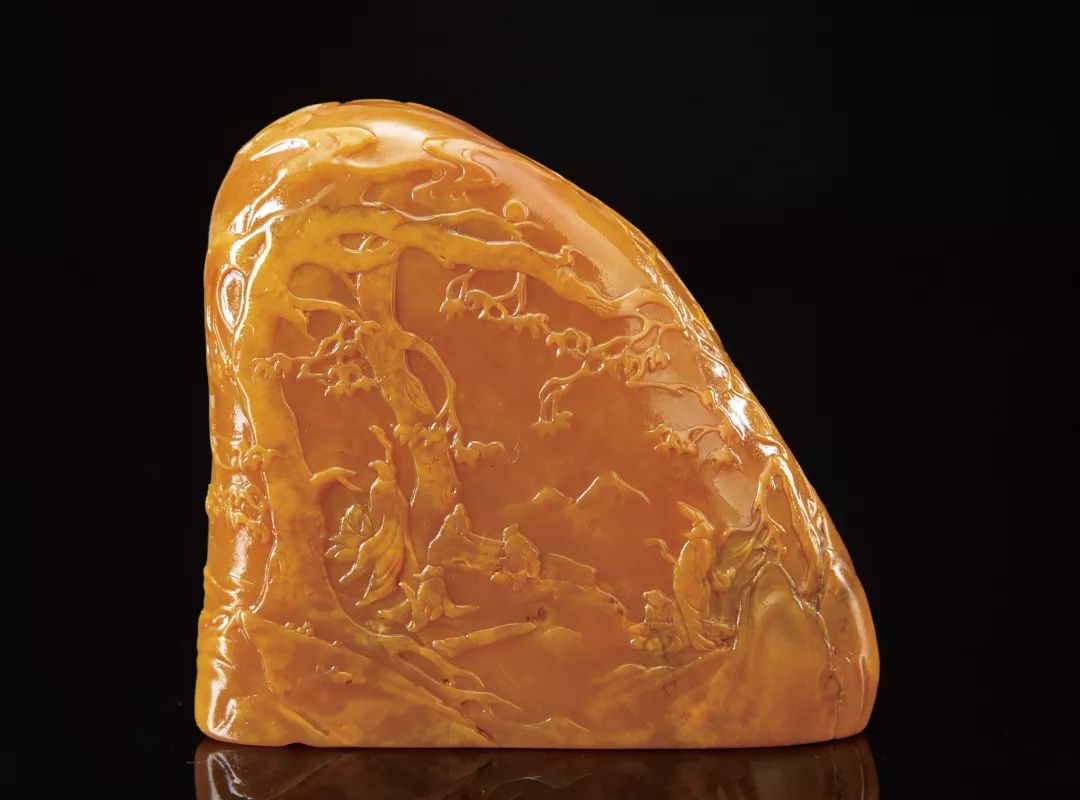 《香山九老图》田黄石 230克 石卿/作《寒梅迎春薄意方章》荔枝石