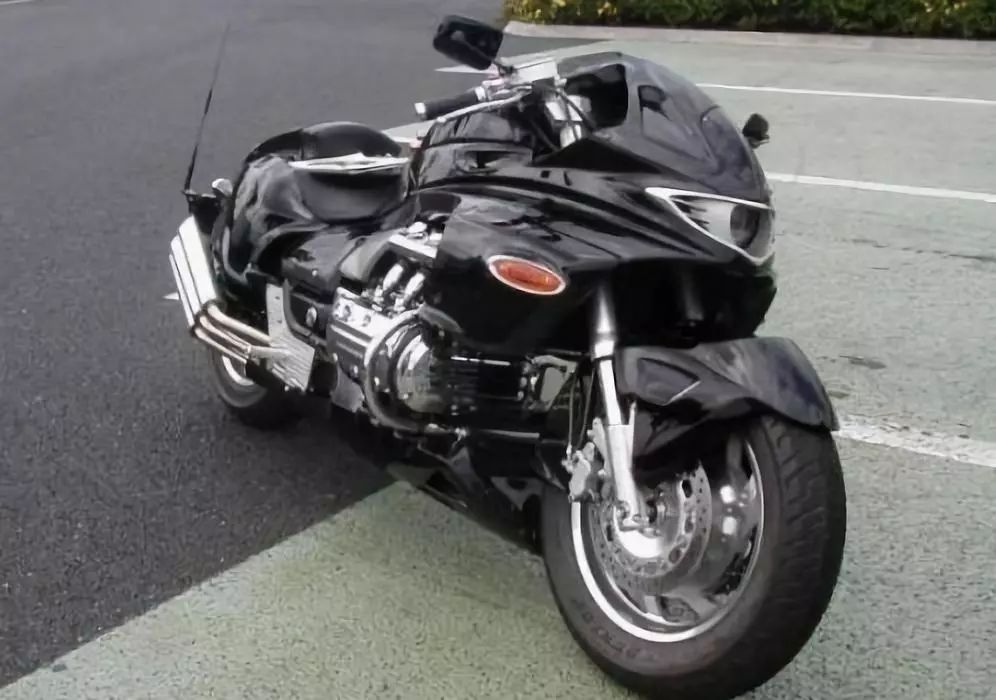 摩托车中的法拉利!重达600斤外号"龙神",售价超过100万