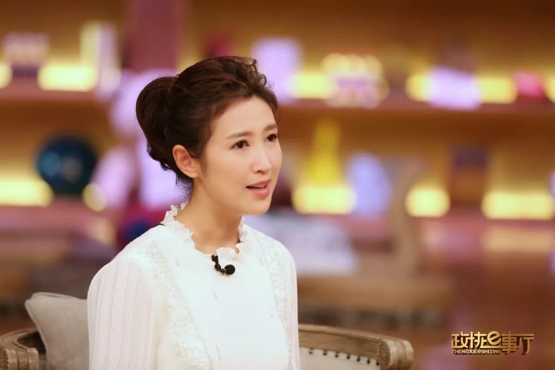 她是徐春妮北京市政协委员北京广播电视台主持人中国播音主持"金话筒