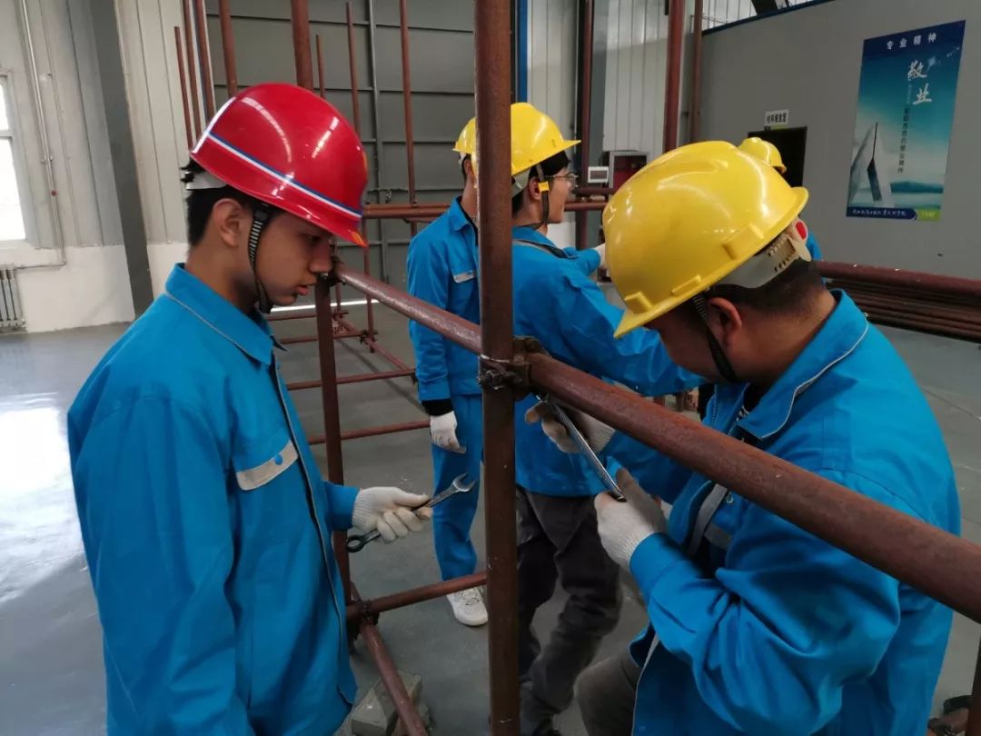 混凝土工通过这一周的实训,使我们对模板种类,模板的配置,合理选择