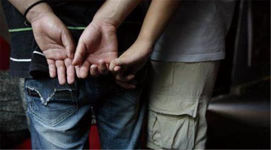 关注惊男男性行为成艾滋病重灾区
