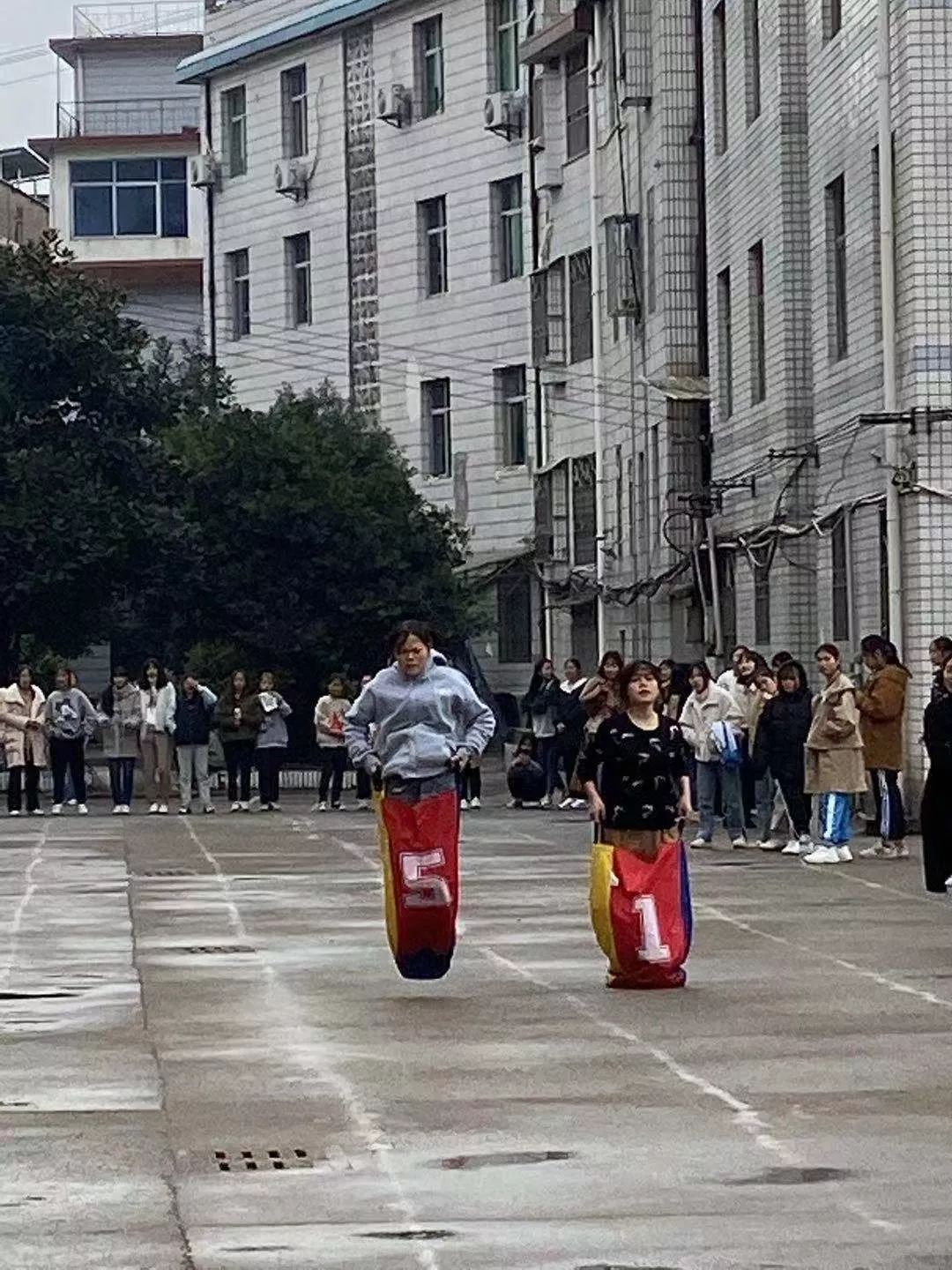 健身 竞技,看看铅山卫校运动会是怎样暖了冬日的