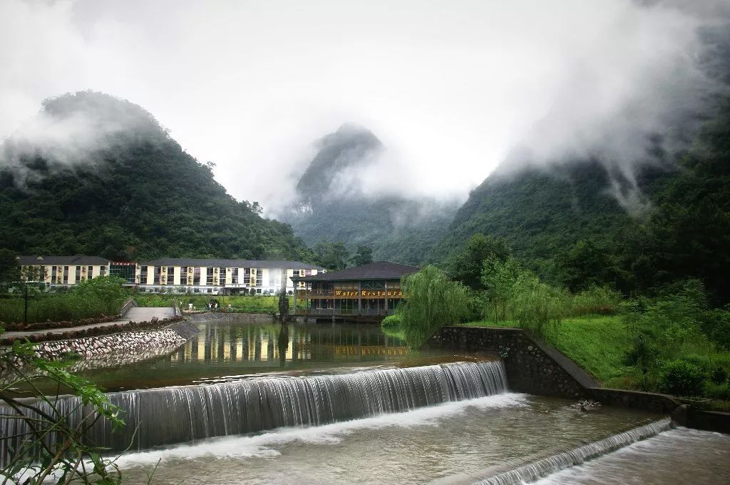 双12出发仅399元参加漓江渔火节金钟山高尔夫观乾龙天坑打卡永福岩品