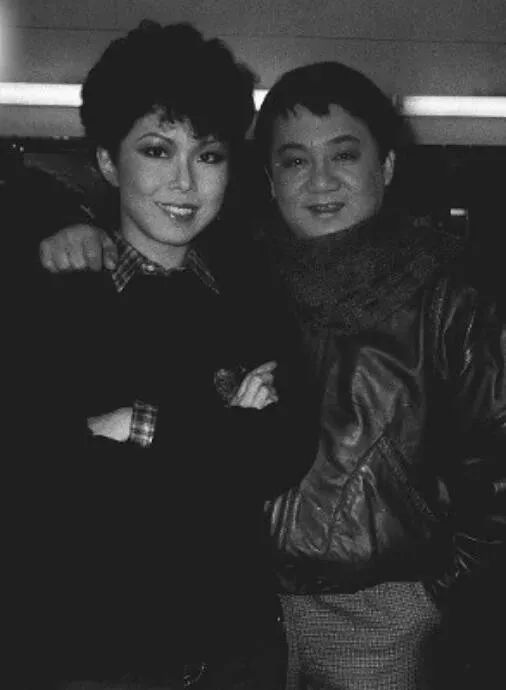 黎小田有过两段婚姻,其中第二任妻子是tvb著名演员关菊英.