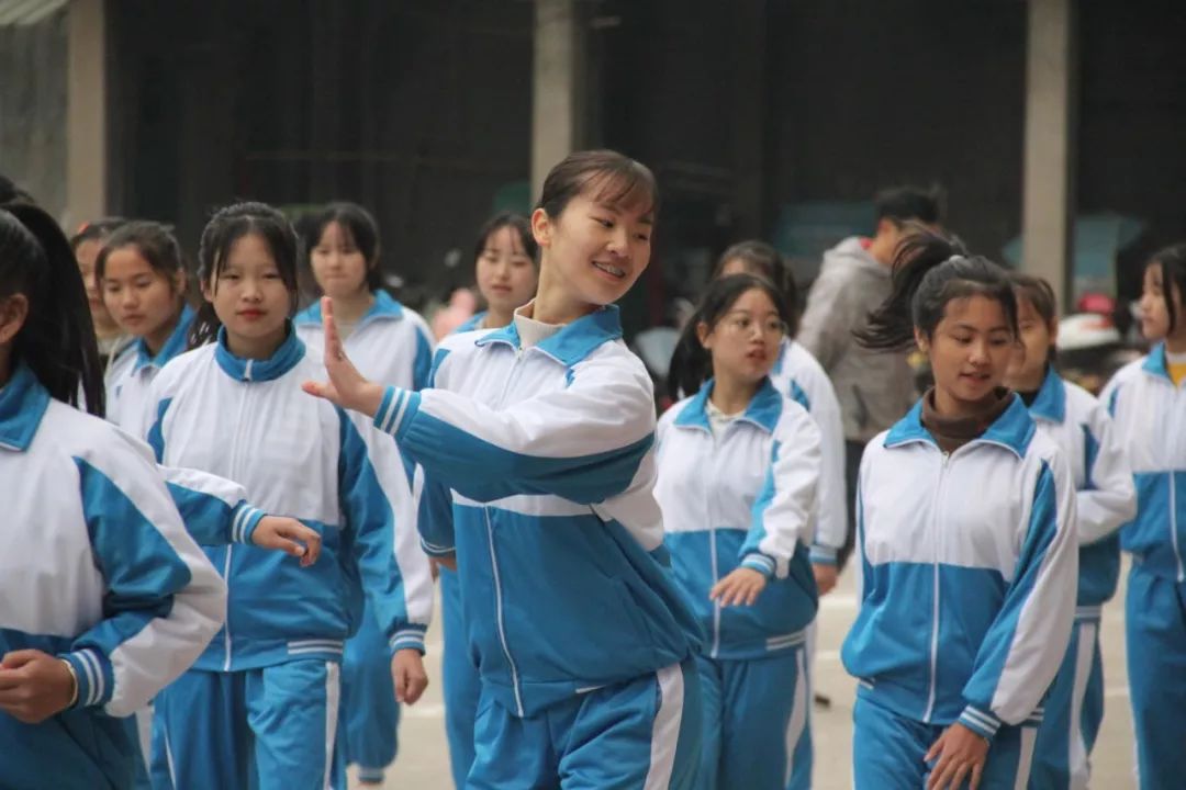 健身 竞技,看看铅山卫校运动会是怎样暖了冬日的