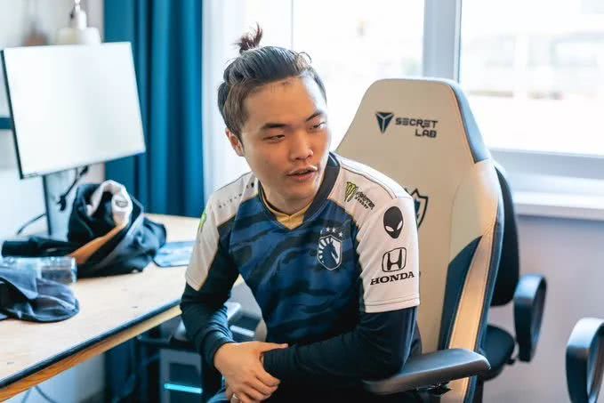 今日,tl上单选手impact在个人社交账号上晒出了自己在韩国投资的一栋