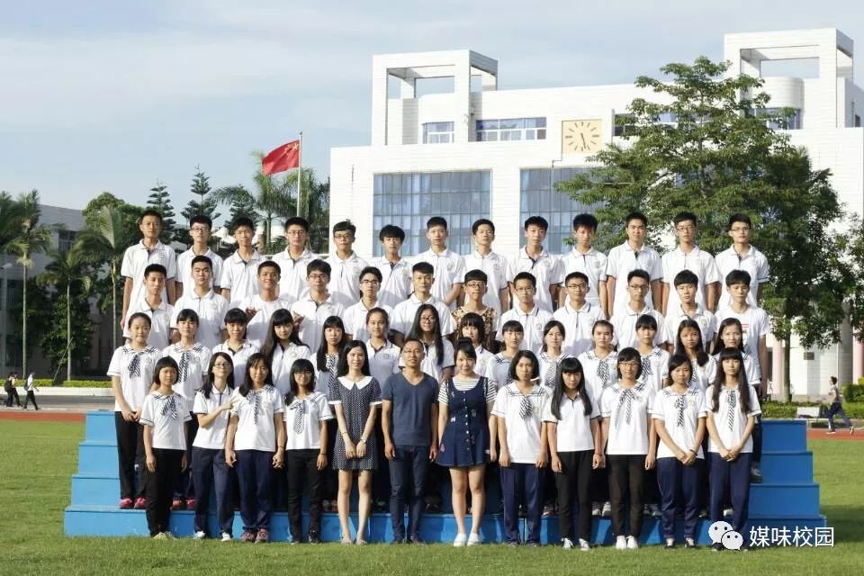 潮阳不少中学校服闪亮登场真的太好看啦