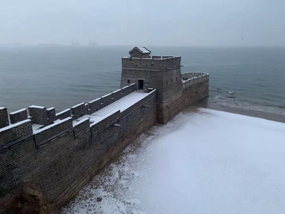 山海关古城雪景图片