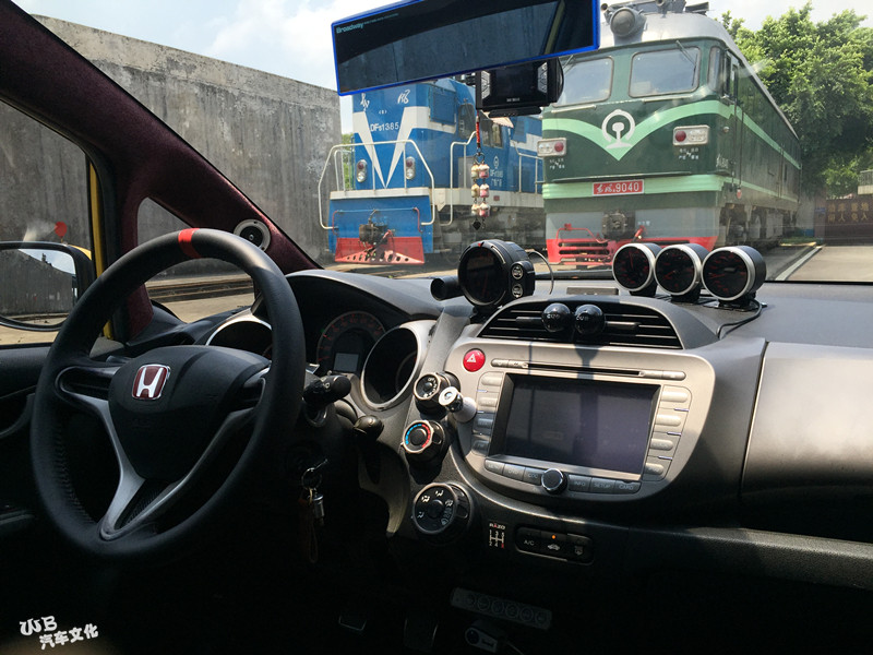 玩车界老前辈的座驾fitfd2和今天的camry