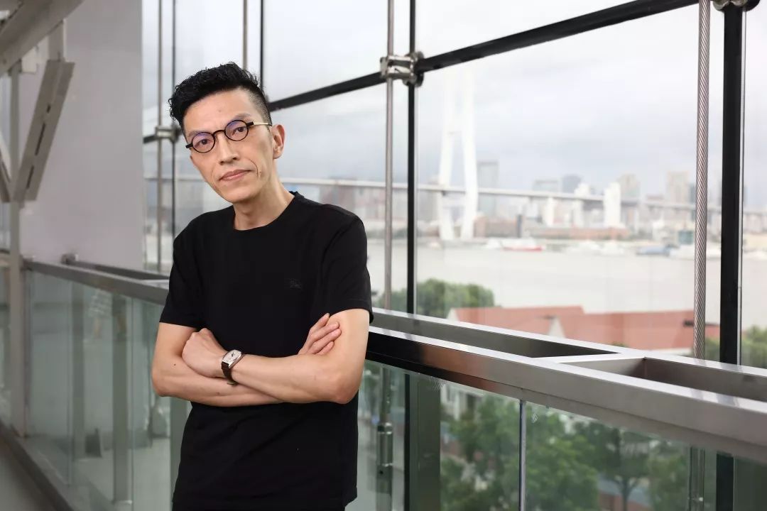 续写上海摩登 |《后窗》与荣宅内外的年代故事_李青