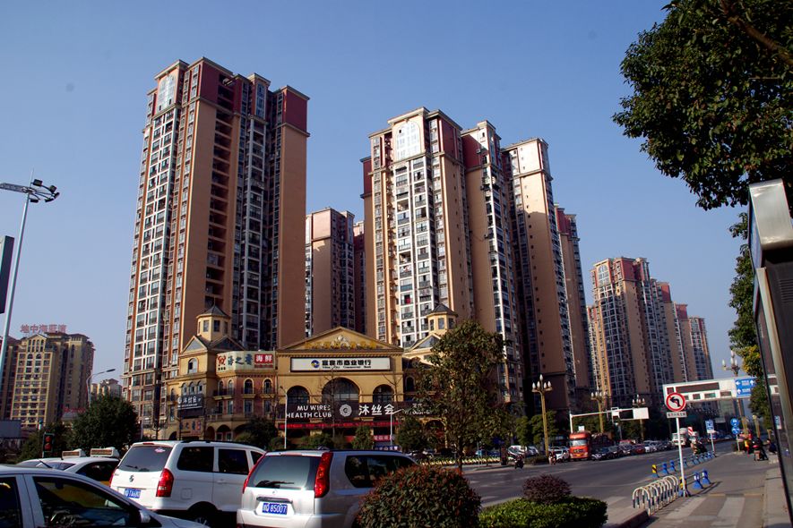 家住2楼以上的宜宾人,请立刻停止这个动作!国家出手了,重罚!