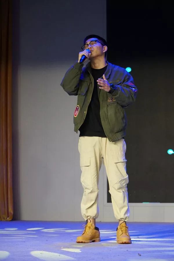 主办单位:中国计量大学校研究生会摄影:陈越洋 武子夜 冯森林编辑