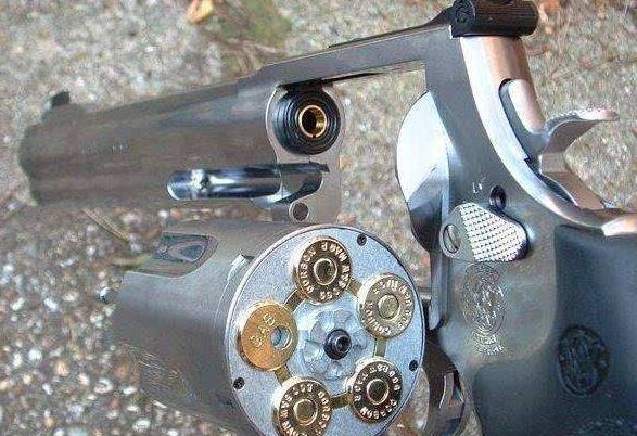 西部牛仔专属184岁的左轮手枪怎么做到人人爱