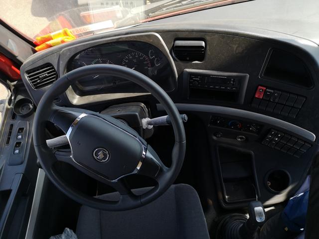 性价比尤物 街边看陕汽德龙新m3000牵引车