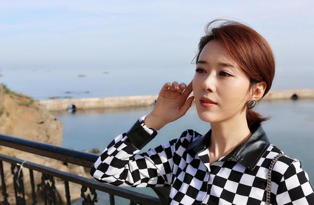 娱乐圈最干净明星!颜值惊艳了一个时代却没绯闻,如今热衷于公益