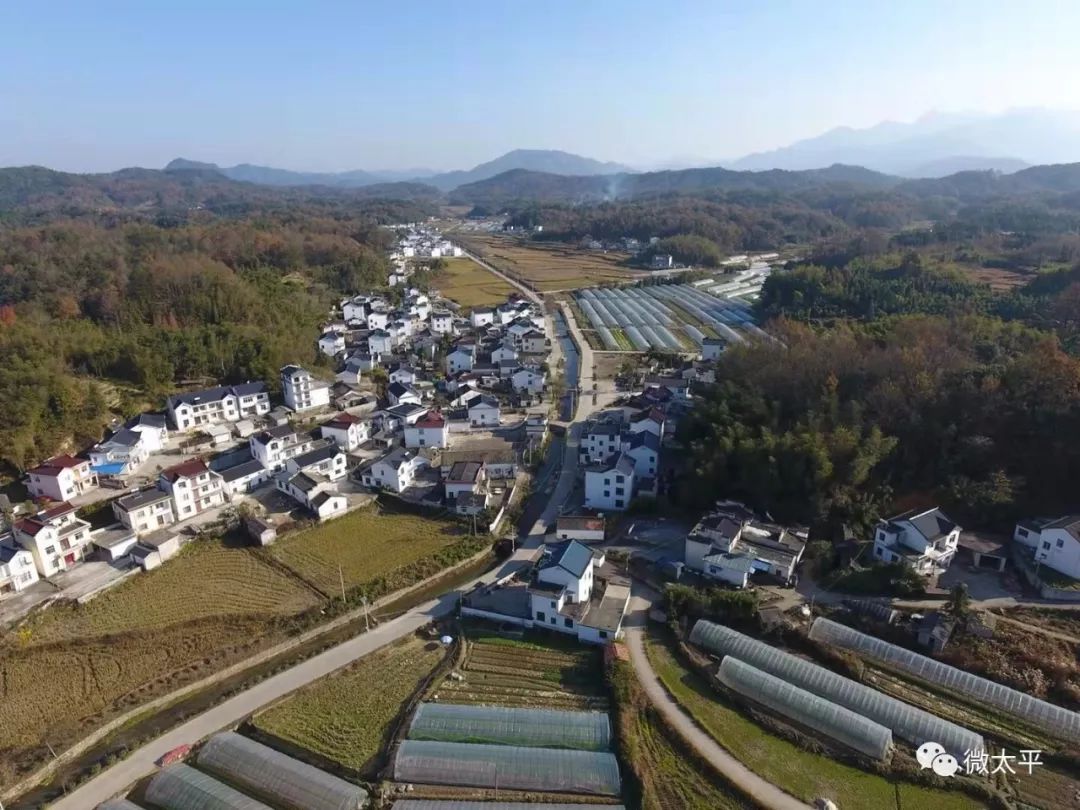 太平这个村庄收到了捐赠的房车