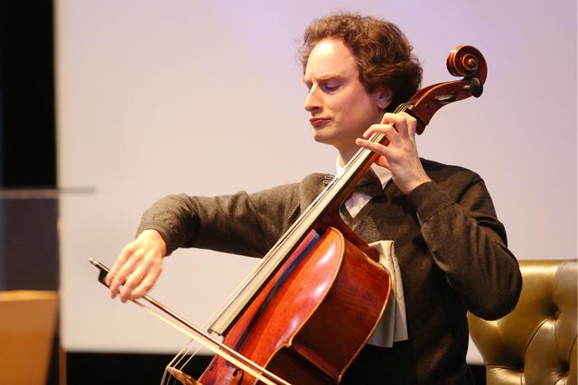 大提琴演奏家,著名主持人朱力安