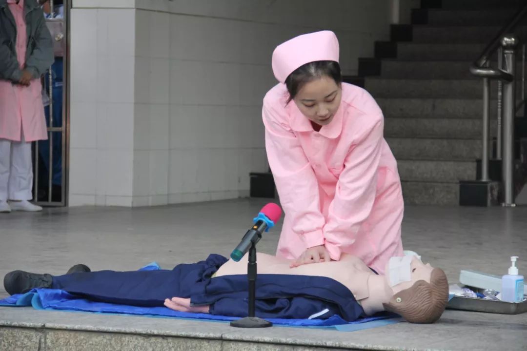 健身 竞技,看看铅山卫校运动会是怎样暖了冬日的