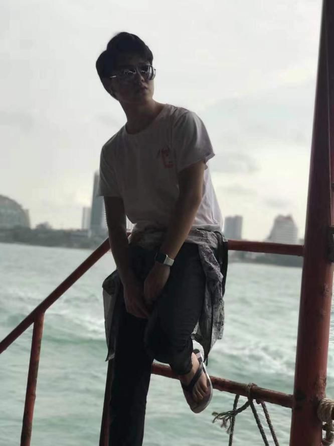 谢浩杰愿所有的坚持 都能如愿以偿自己的感受 比道理重要做自己想做的