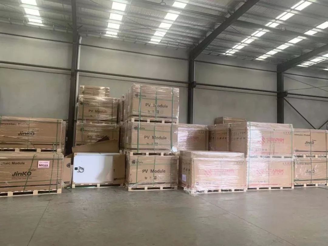 aus solar不仅技术好,售后服务一流,同时拥有巨大的仓库,囤货充足!