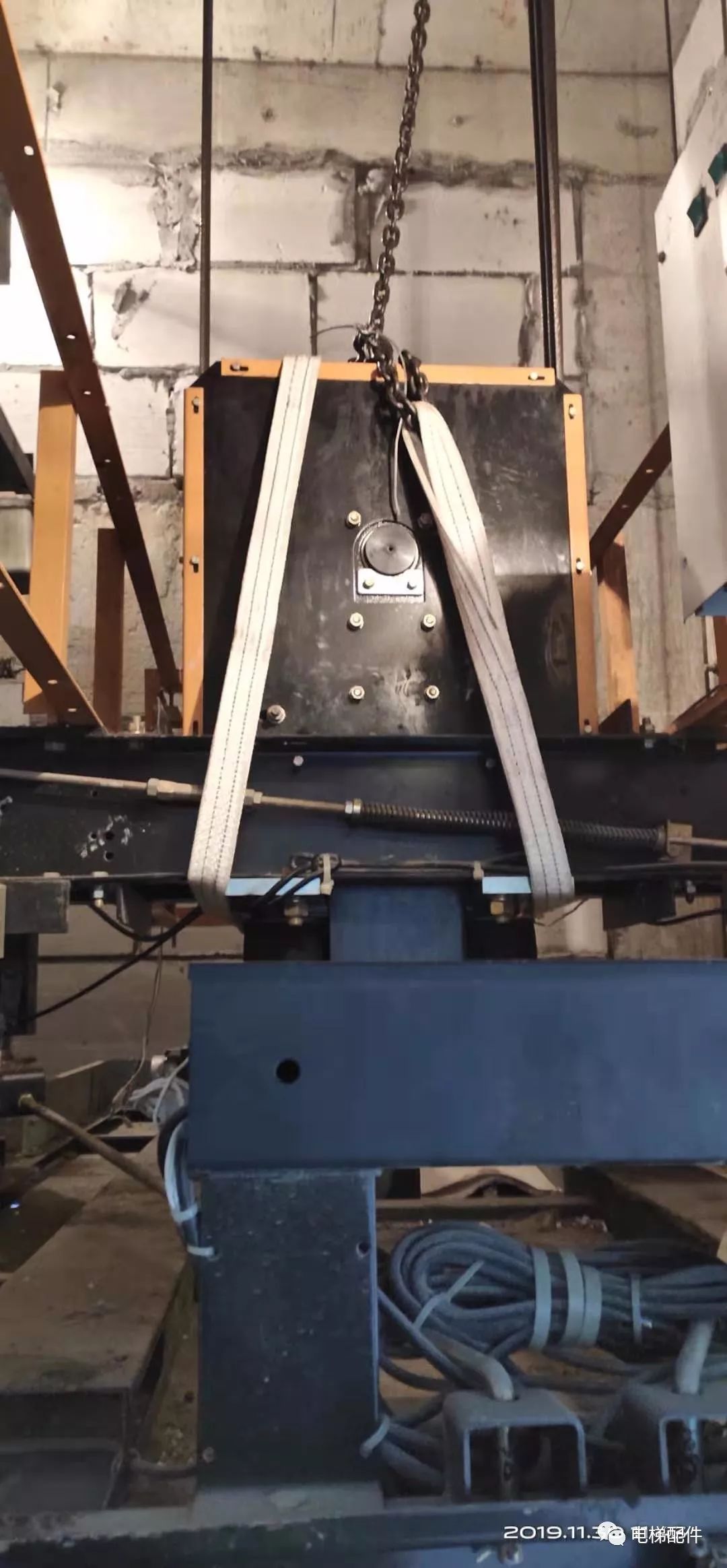 电梯人第一次见这么多钢丝绳的电梯