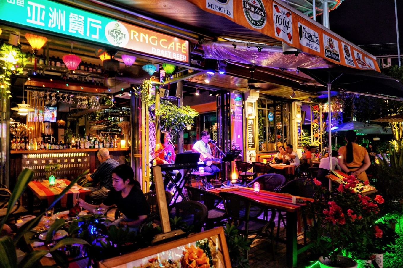 旅游城市都有这样的一条街,在阳朔叫做西街,你还知道其他哪些呢