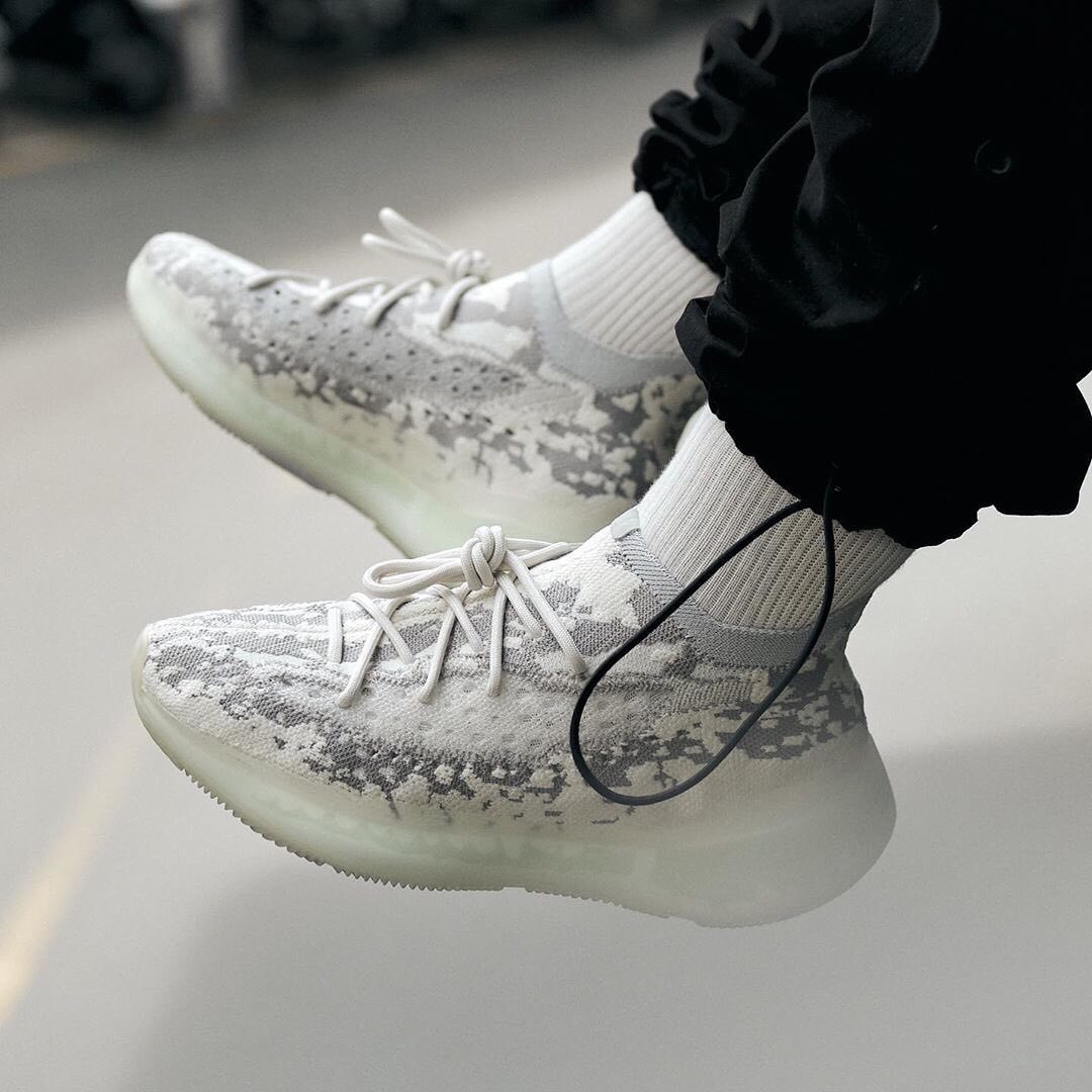 阿迪达斯椰子yeezy380v3boostaline外星人跑鞋