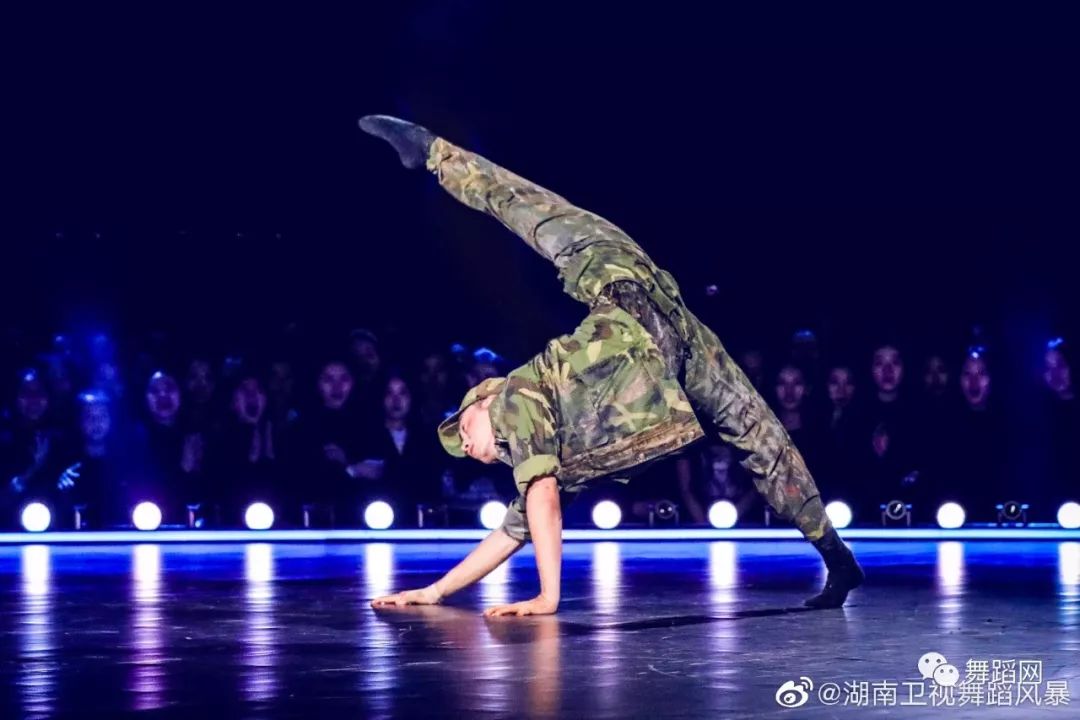 【舞蹈风暴第九期】穿上军装的刘迦太帅了!舞蹈《呼唤》看哭你了吗?