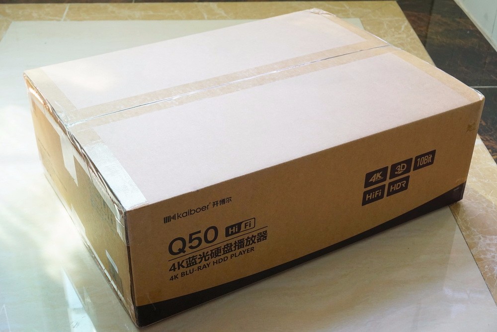 甸的,箱子开缝处有封胶防尘,在箱子上可以看到hifi是q50的一大卖点