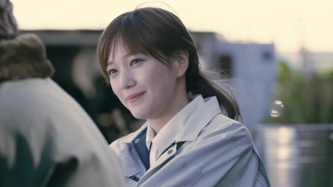 而他与中条朝美间,却更像是真正的恋爱该有的样子.